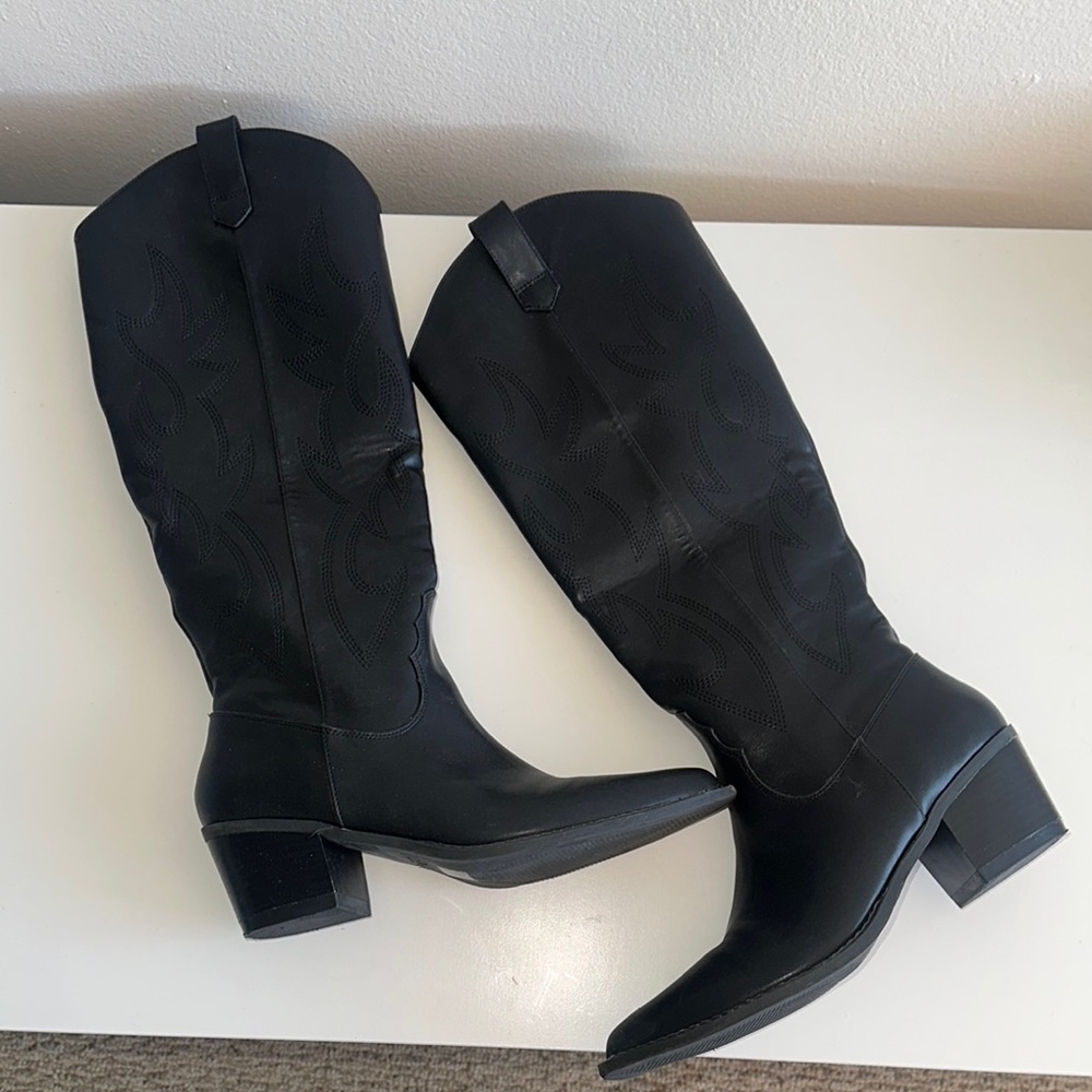 Women's Black Cowboy Boots size 8